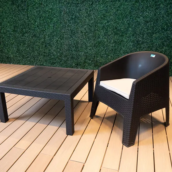 Jardin Haus | Set 4 sillones Oasis con almohadon + Mesa Barú - Grafito Jardin Haus | Set 4 sillones Oasis con almohadon + Mesa Barú - Grafito