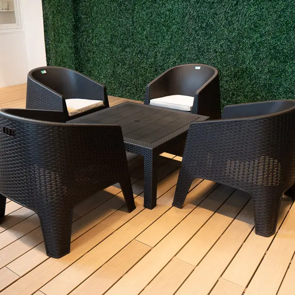 Jardin Haus | Set 4 sillones Oasis con almohadon + Mesa Barú - Grafito Jardin Haus | Set 4 sillones Oasis con almohadon + Mesa Barú - Grafito