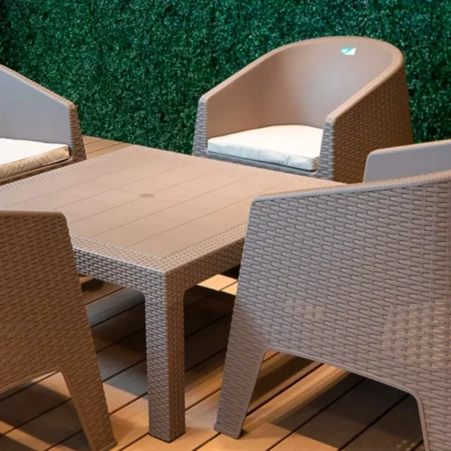 Jardin Haus | Set 4 sillones Oasis con almohadon + Mesa Barú - Capuchino Jardin Haus | Set 4 sillones Oasis con almohadon + Mesa Barú - Capuchino